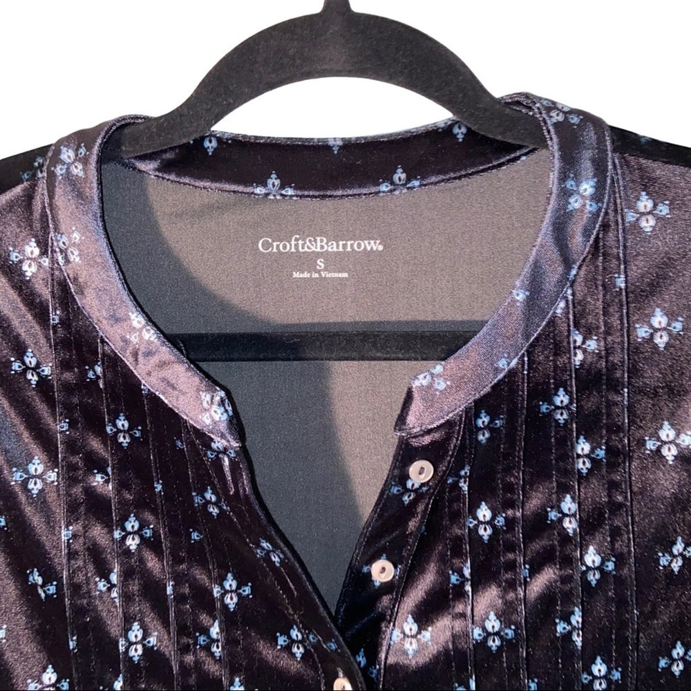 Croft & Barrow Pleated Velvet-like Top | Small - Picture 6 of 6